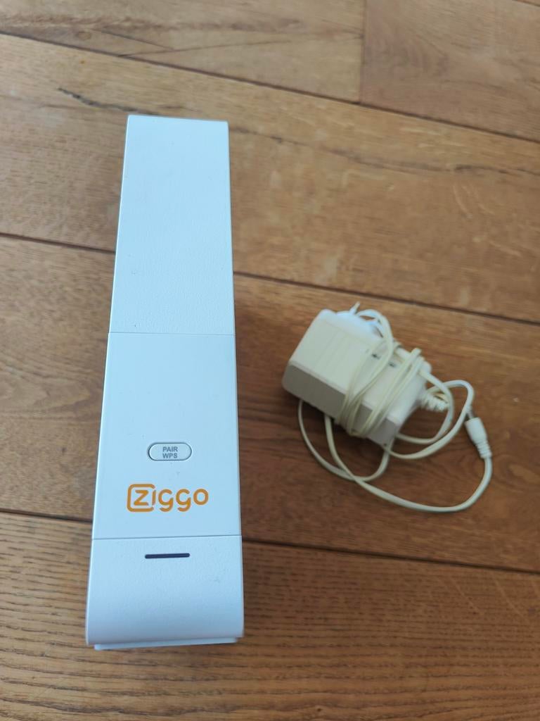 Ziggo CH7465LG-ZG router met modem, Computers en Software, Routers en Modems, Ophalen of Verzenden