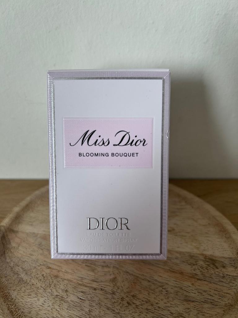 Miss Dior “ eau the toilette”, Sieraden, Tassen en Uiterlijk, Uiterlijk | Parfum, Ophalen, Zo goed als nieuw