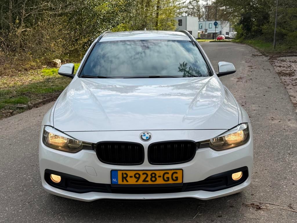BMW 3-serie Touring 316d 2.0 Centennial Executive 2016 EURO, Auto's, BMW, 745 kg, 4 cilinders, 116 pk, Wit