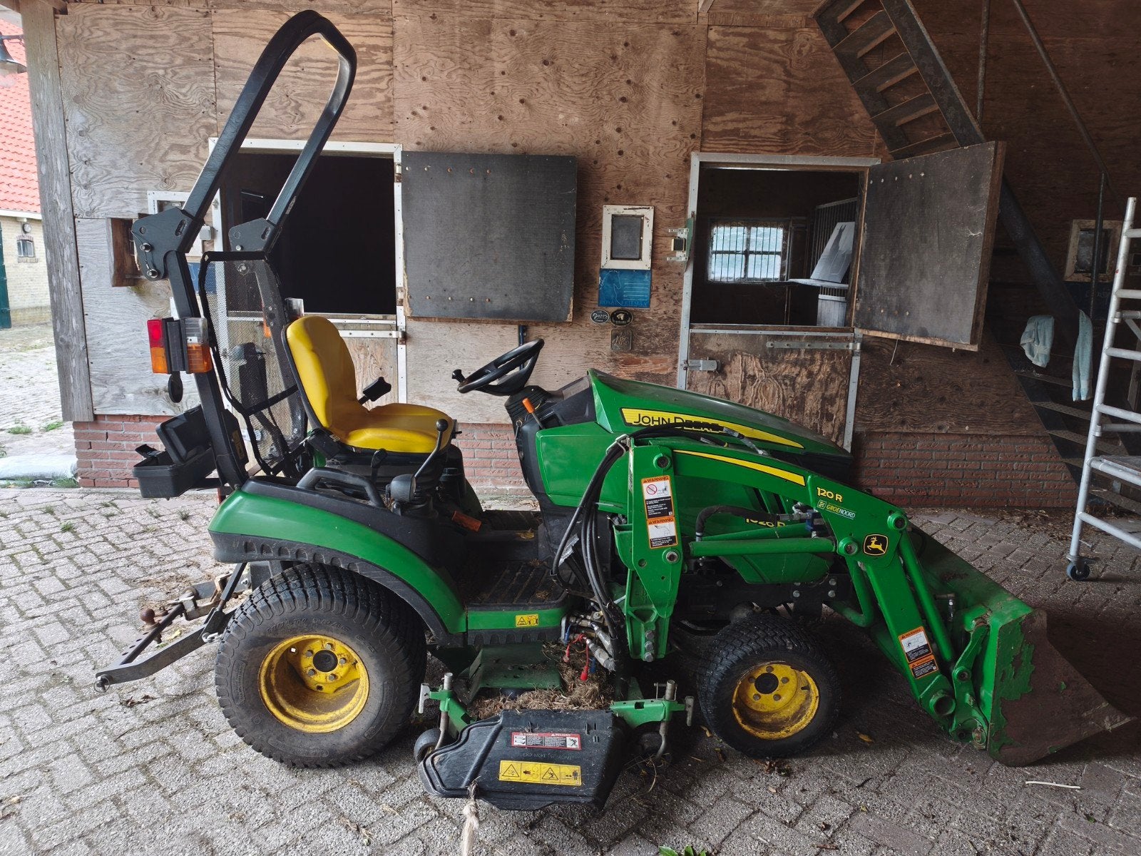 John Deere 1026R met opties, Zakelijke goederen, Agrarisch | Tractoren, Gebruikt, Tot 2500, Tot 80 Pk, Ophalen