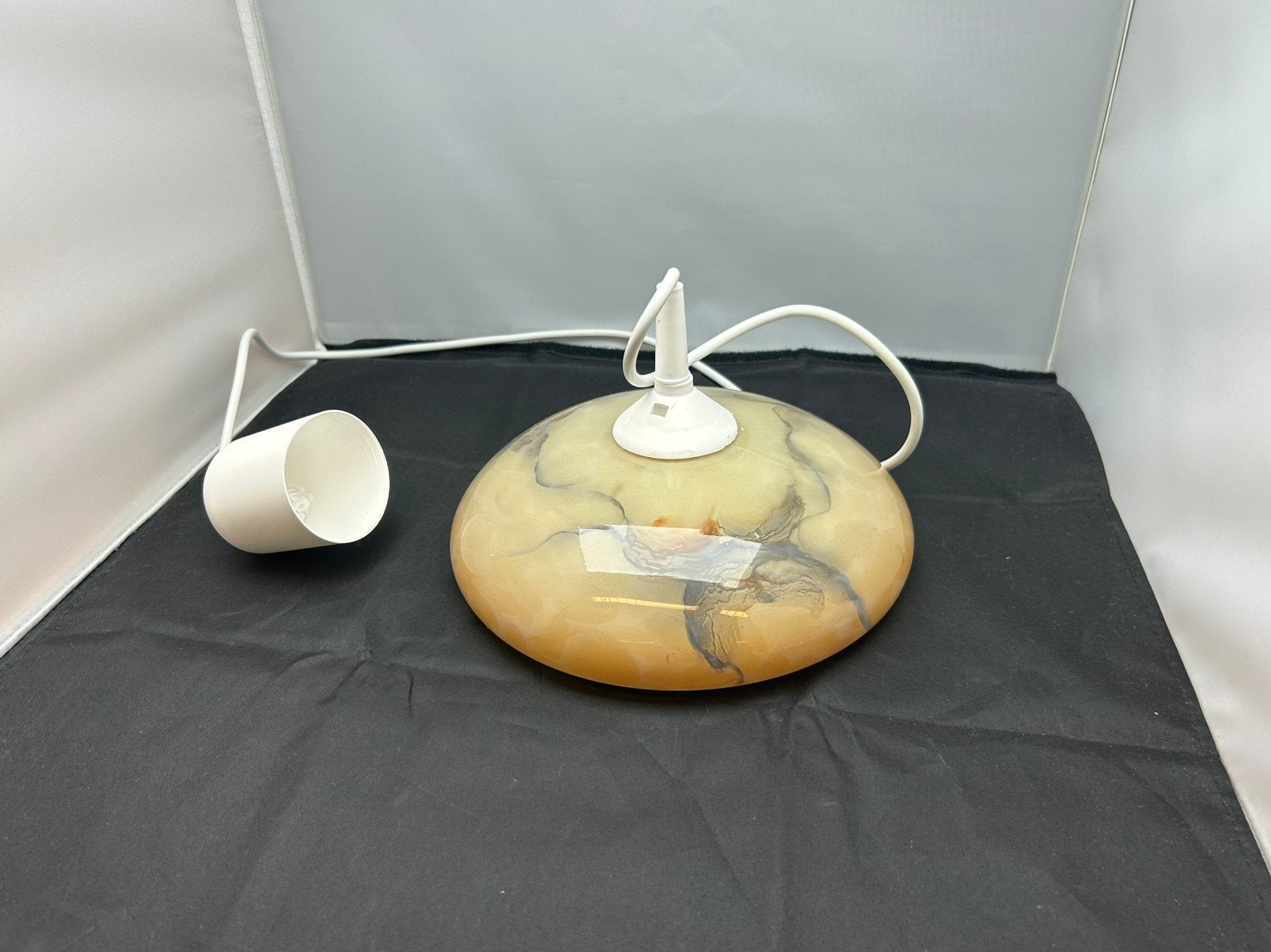 Vintage Art Deco Hanglamp Gemarmerd Glas Opaline UFO, Ophalen, Zo goed als nieuw, Glas, Vintage