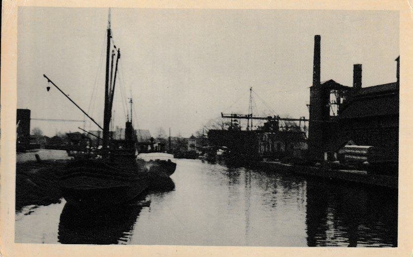 APELDOORN - KANAALGEZICHT met GASFABRIEK, Verzamelen, Ophalen of Verzenden, 1920 tot 1940, Ongelopen, Gelderland