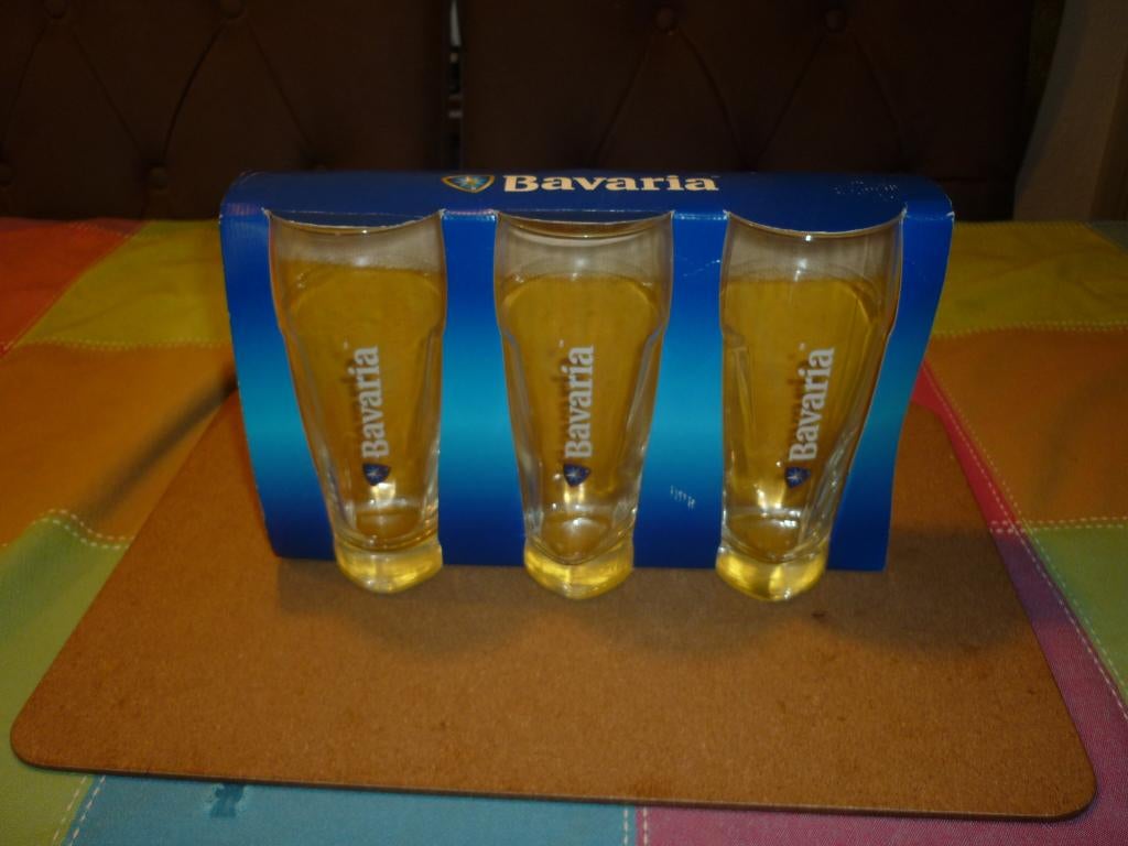 Mooie set van 3 Bavaria bierglazen in originele verpakking, Verzamelen, Biermerken, Ophalen of Verzenden, Zo goed als nieuw, Glas of Glazen