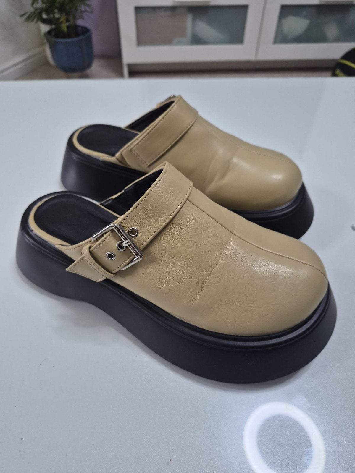 Nieuw maat 37, Ophalen, Nieuw, Instappers, Beige