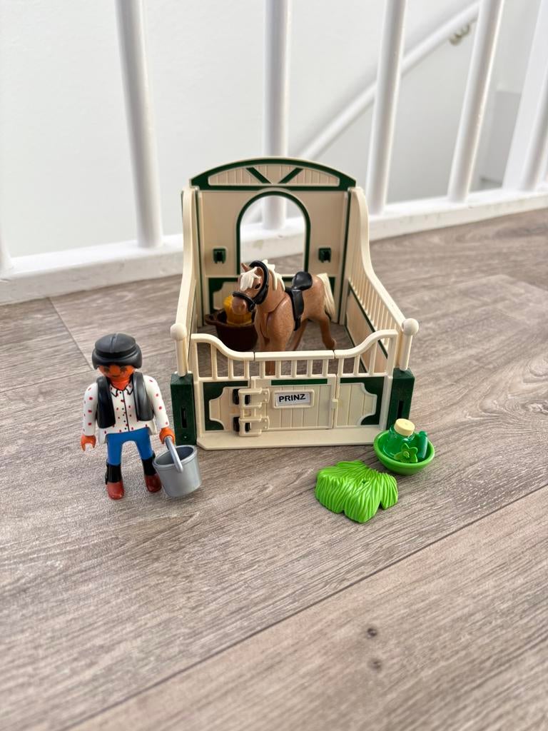 Playmobil paardenbox 5109 met paard en accessoires, Ophalen of Verzenden, Zo goed als nieuw, Complete set