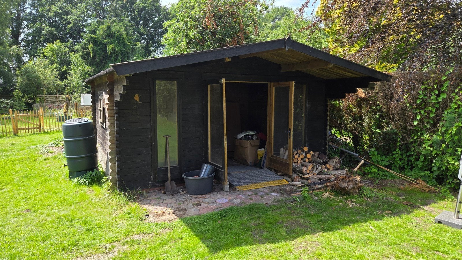 Robuuste houten blokhut met overkapping tuinhuis schuur, Ophalen, 250 tot 500 cm, Blokhut, 1 raam