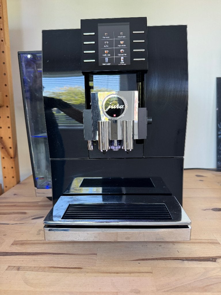 Jura Z6 Koffiemachine - nieuwe versie en bluetooth, Witgoed en Apparatuur, 10 kopjes of meer, Koffiemachine, Zo goed als nieuw