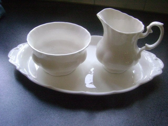 wit royal albert suiker/ melk set/ roomstel, Ophalen of Verzenden, Zo goed als nieuw, Porselein