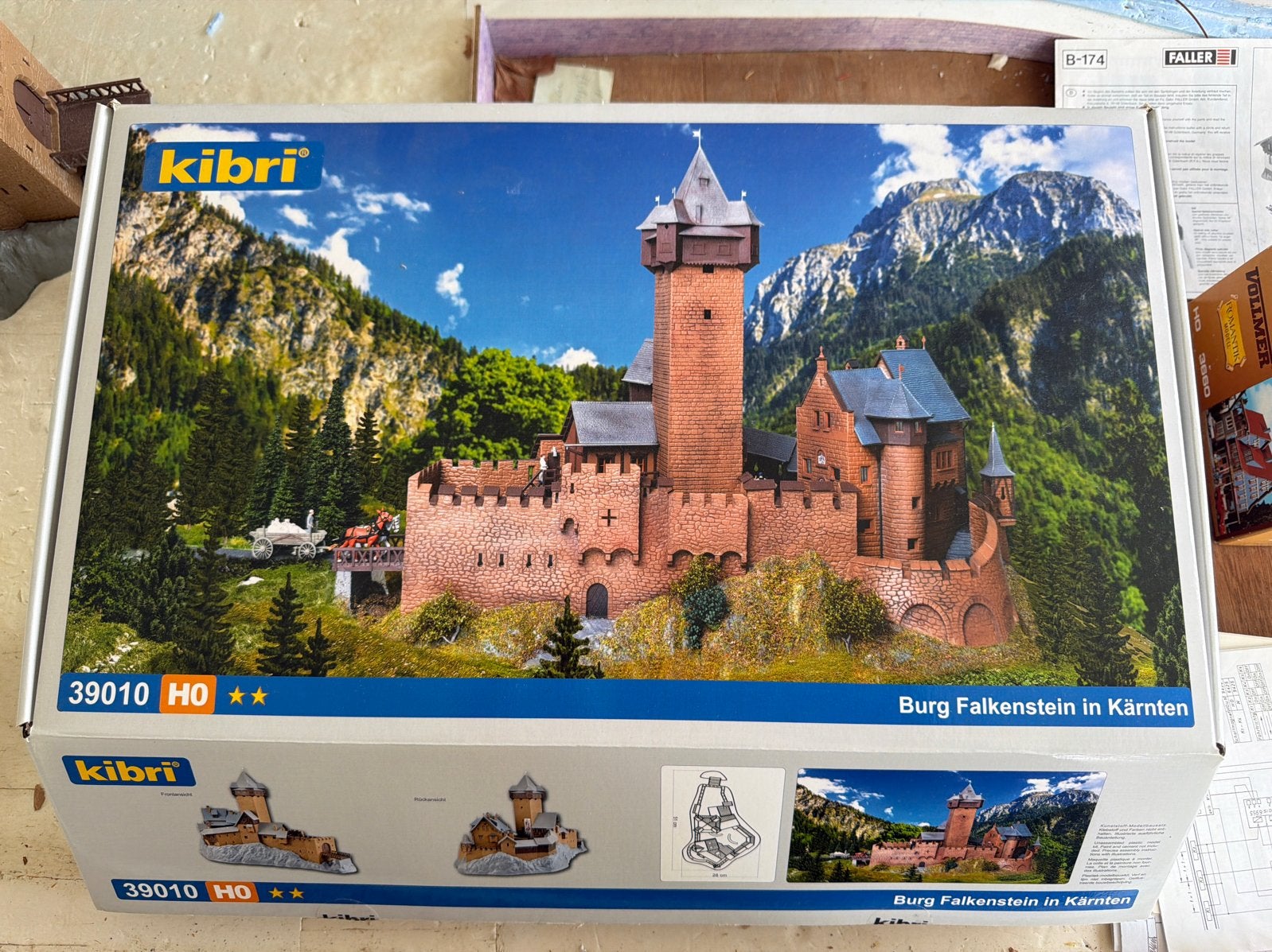 Kibri 39010 H0 Burg Falkenstein in Kärnten (Gemonteerd), Gebruikt, Gelijkstroom of Wisselstroom, Brug, Tunnel of Gebouw, Ophalen