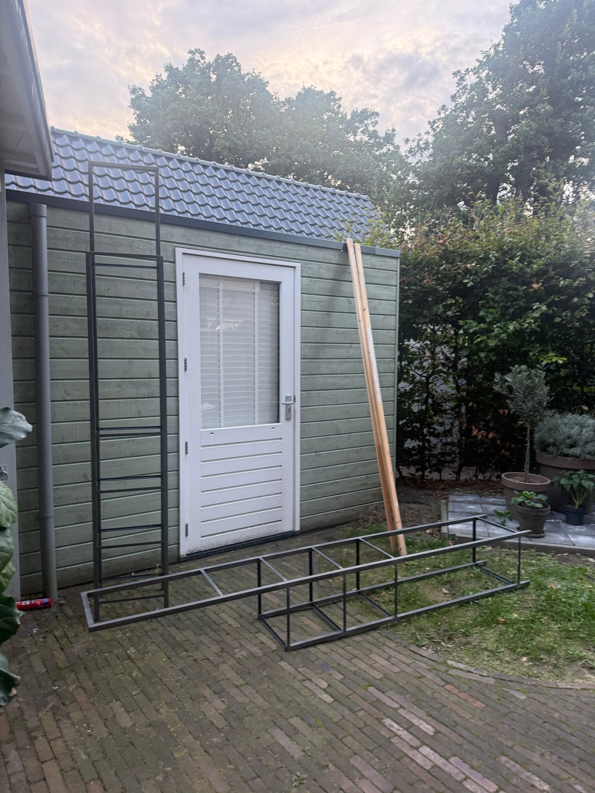 Metalen frames / plantenrekken - GRATIS, Ophalen, Gebruikt