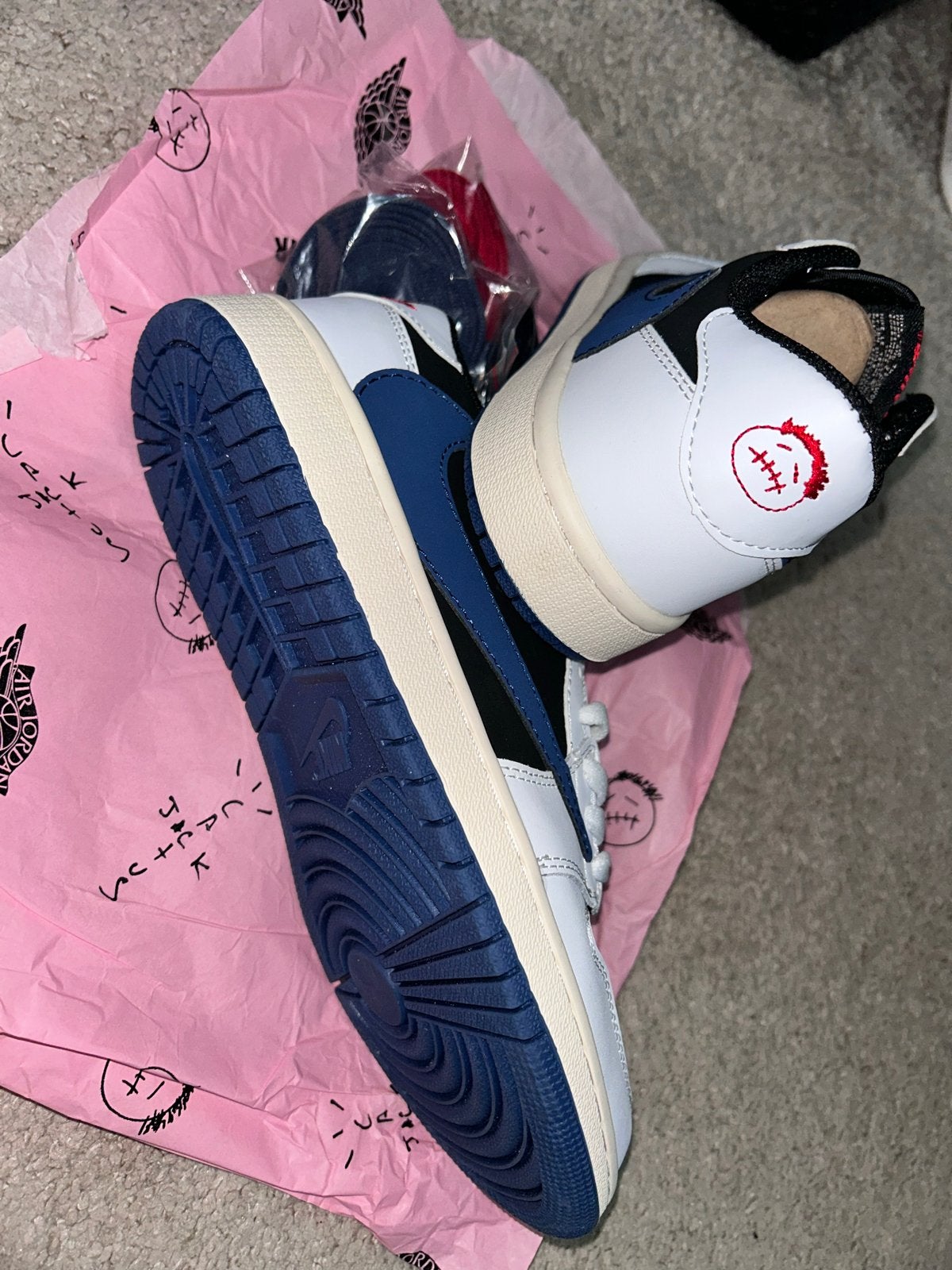 Travis Scott x Air Jordan 1 Low OG SP 'Reverse Mocha' - Nieu, Ophalen of Verzenden, Nieuw, Bruin, Sneakers of Gympen