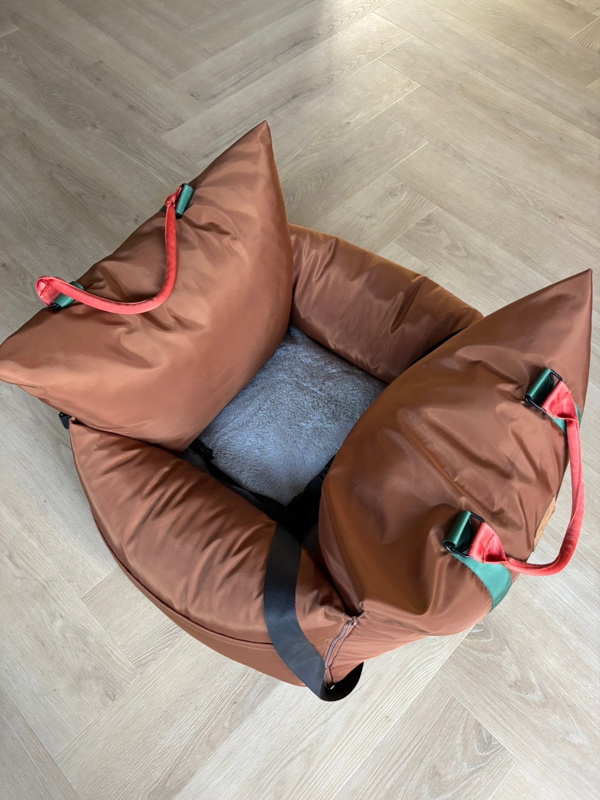 Auto hondenmand 63 x 63 cm, Dieren en Toebehoren, Hondenmanden, Ophalen of Verzenden, Zo goed als nieuw