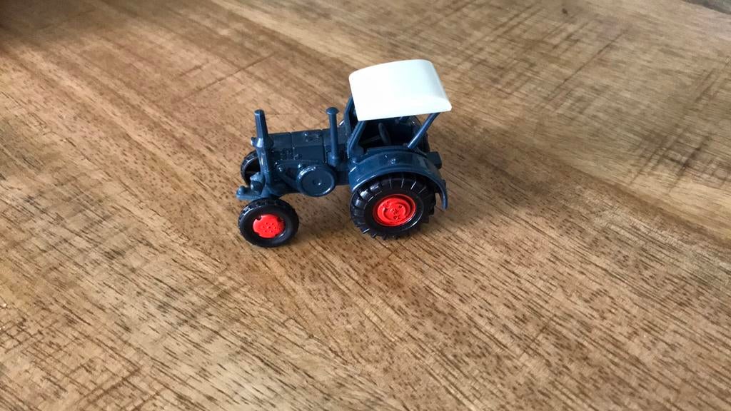 Trakter lanz Bulldog 1:32 grijs wit Siku €12,50, Ophalen of Verzenden, Nieuw, Hijskraan, Tractor of Landbouw, SIKU
