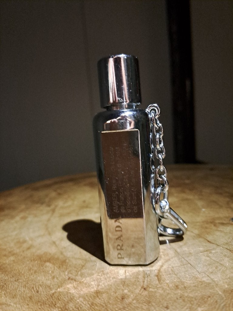 Prada hervulbare etui sleutelhanger parfum, Verzenden, Zo goed als nieuw, Overige kleuren, Overige merken