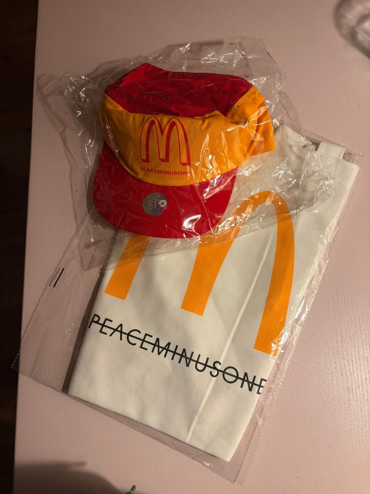 G-Dragon x McDonald's Peaceminusone Pet en Tote Bag, Ophalen of Verzenden, Nieuw
