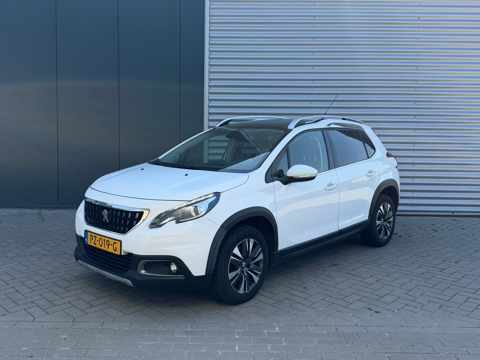 Peugeot 2008 2017 | Panoramadak | Apple Carplay | Cruise |, Voorwielaandrijving, 1250 kg, Origineel Nederlands, Bedrijf