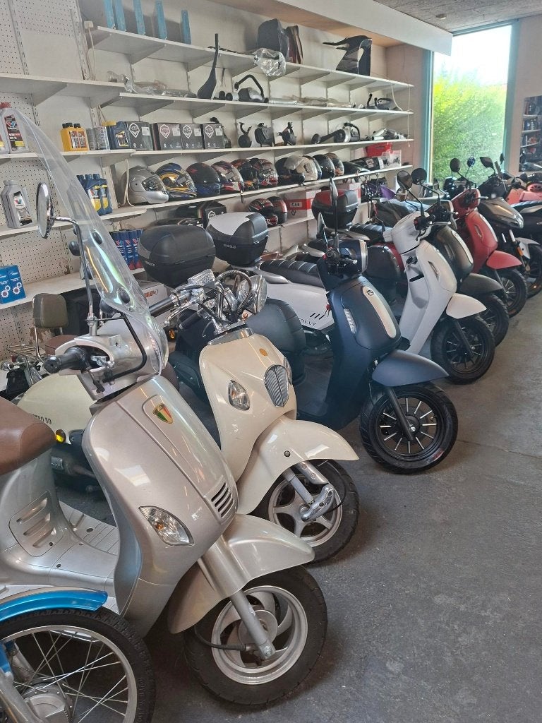 Inboedel scooter / motor zaak ( onderdelen / apparatuur ), Ophalen, Nieuw