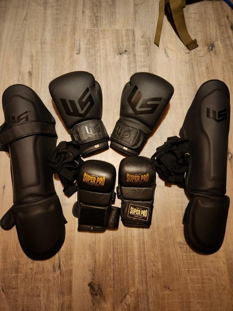 Kickboks set: handschoenen, MMA handschoenen, scheenbes, Ophalen of Verzenden, Gebruikt