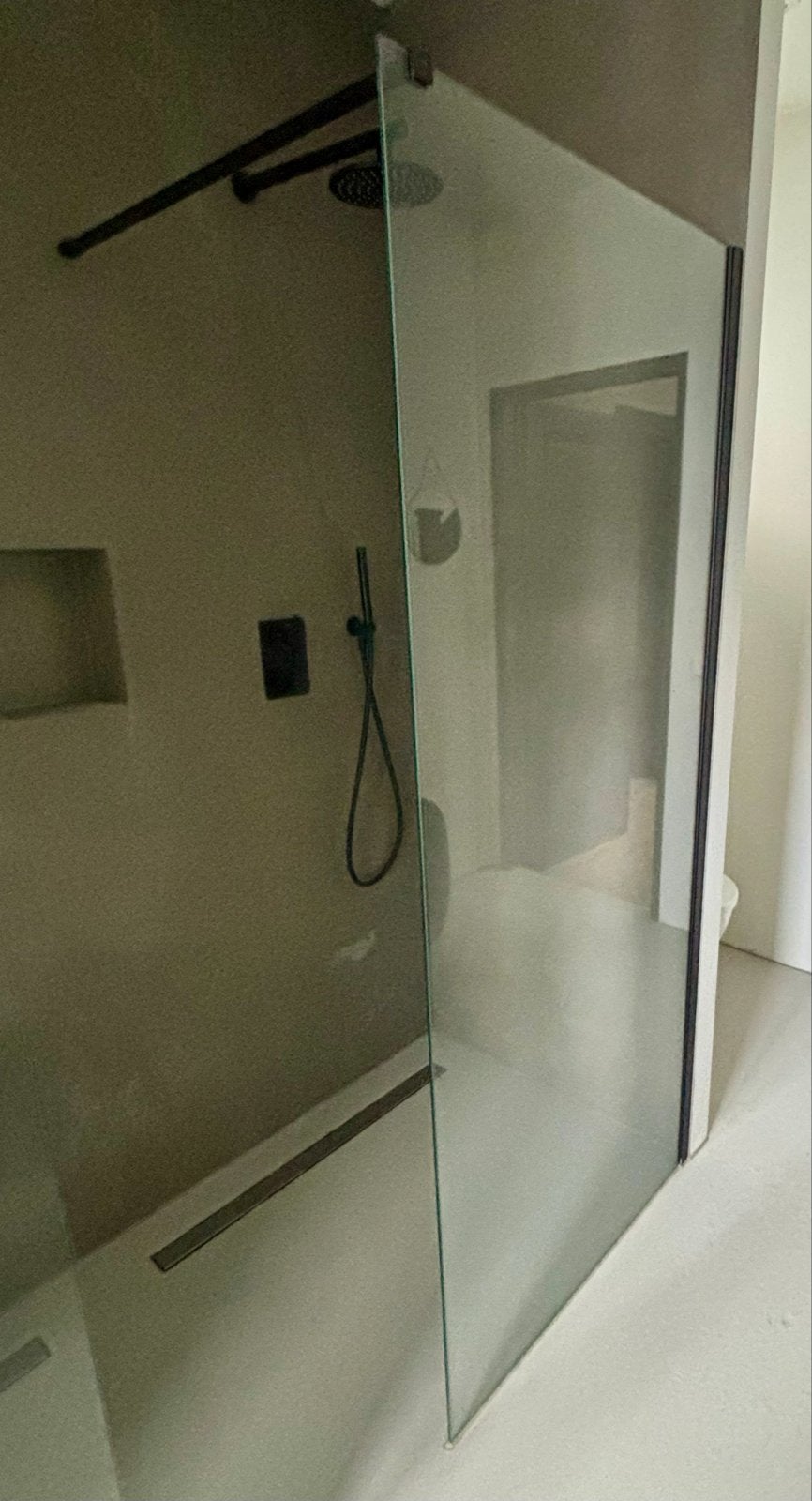Glazen douchewand met zwarte profielen 85x200 cm, Ophalen, Gebruikt, Met douche