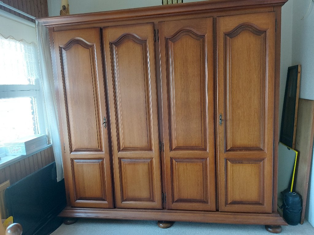 slaapkamer set: kast, (kraakvrij- ;-) )bed, 2 nachtkastjes, Ophalen, Zo goed als nieuw, Tweepersoons, Franse stijl massief eiken