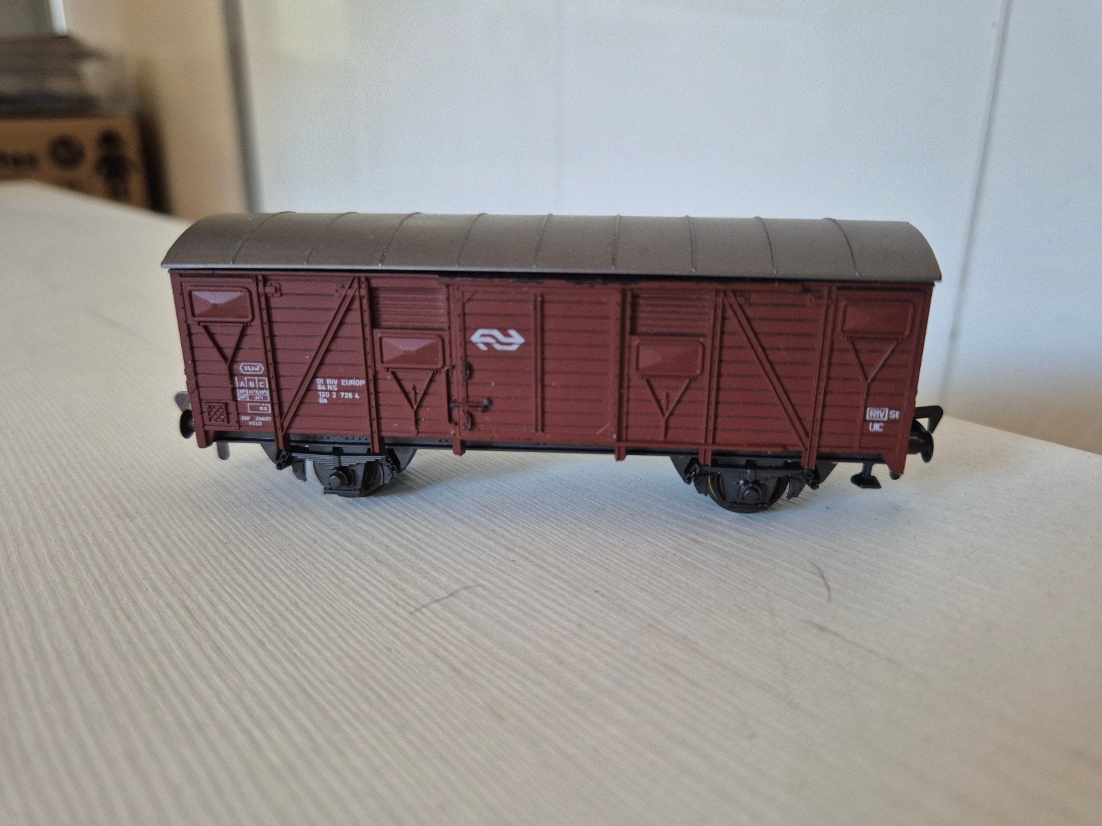 3 Roco H0 NS gesloten goederenwagons 4315B, Gebruikt, Gelijkstroom, Wagon, Ophalen of Verzenden