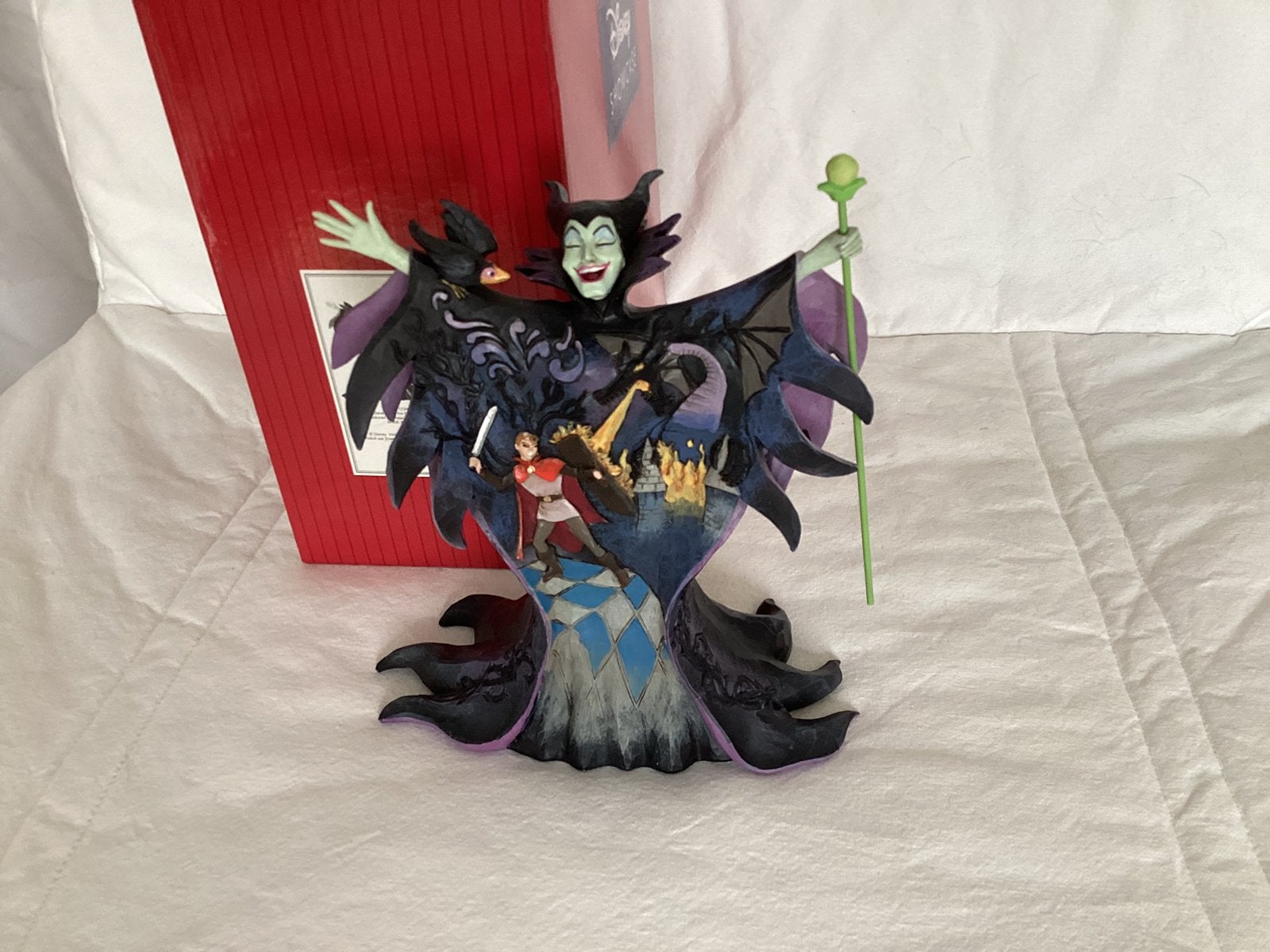 Disney traditions malificent met doos en tag, Ophalen of Verzenden, Zo goed als nieuw, Beeldje of Figuurtje