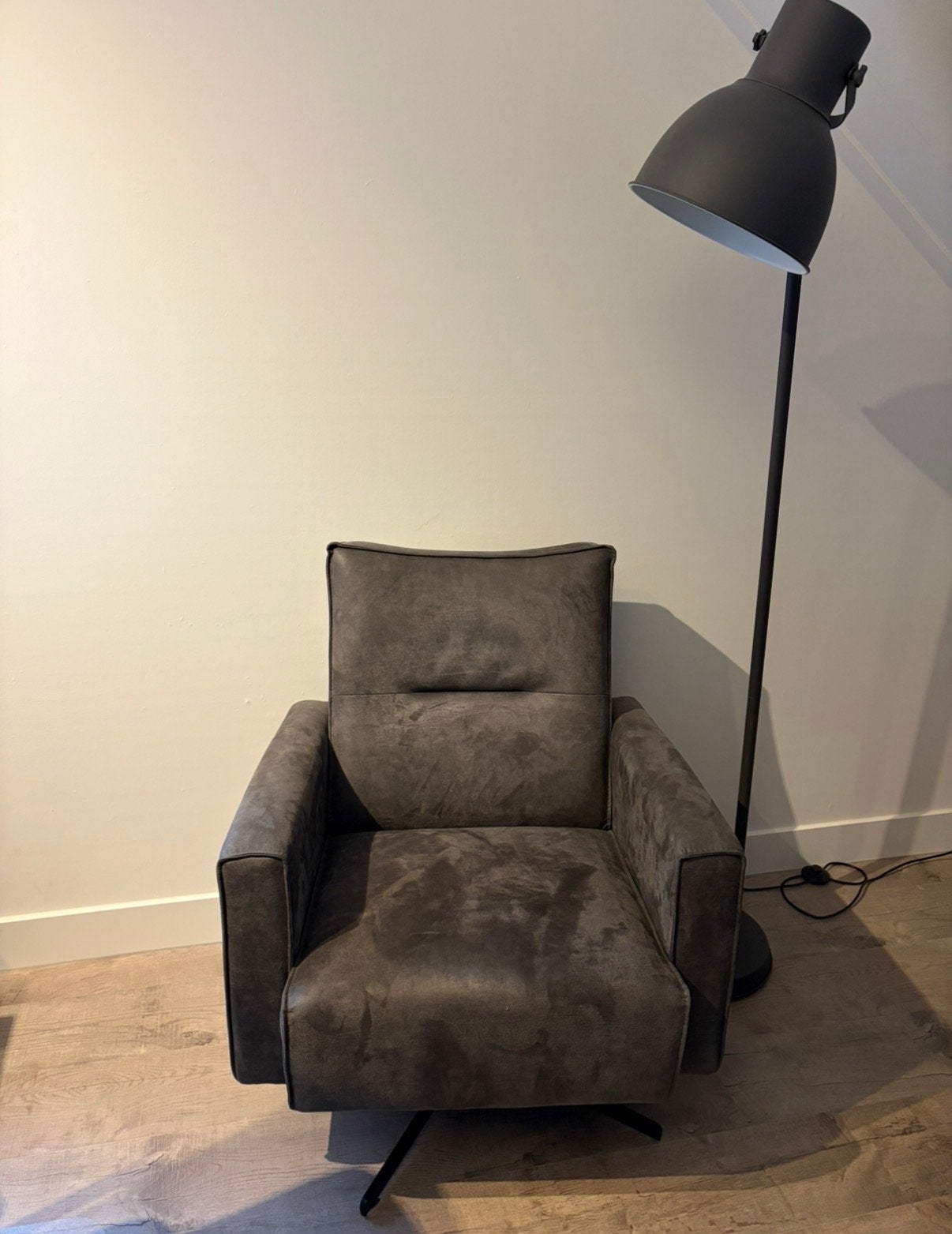 Comfortabele draaifauteuil - Nette staat, Huis en Inrichting, Ophalen, Zo goed als nieuw, Stof, 75 tot 100 cm
