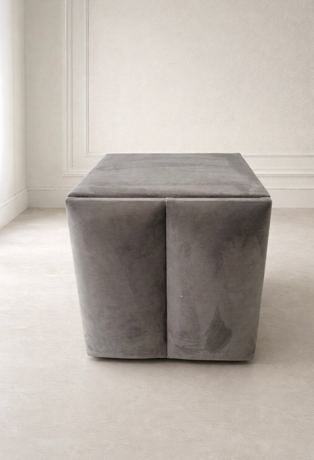 Luxe Velvet Nachtkastje Eric Kuster Stijl Grijs, Ophalen of Verzenden, Zo goed als nieuw, Minder dan 45 cm, Minder dan 55 cm
