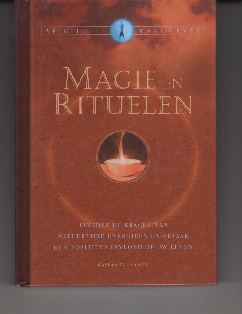 Magie en rituelen Cassandra Eason wicca, Boeken, Ophalen of Verzenden, Zo goed als nieuw, Spiritualiteit algemeen, Overige typen