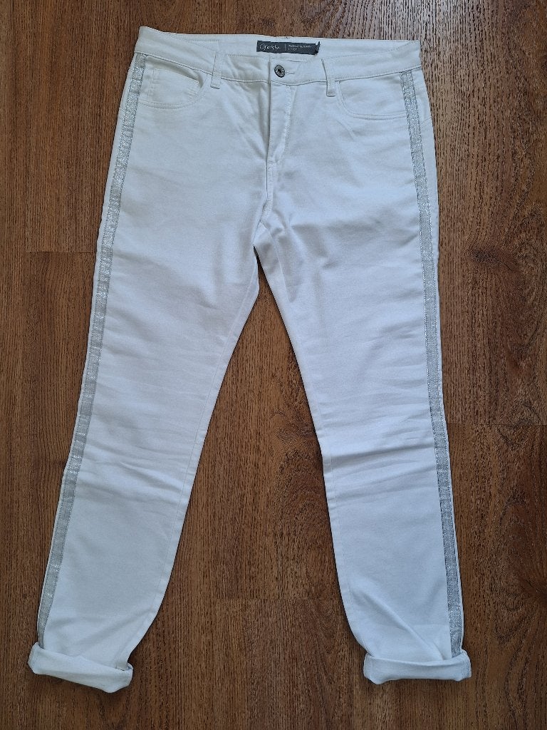 Witte broek Geisha met zilveren bies 40/42, Geisha, Wit, Maat 42/44 (L), Ophalen of Verzenden
