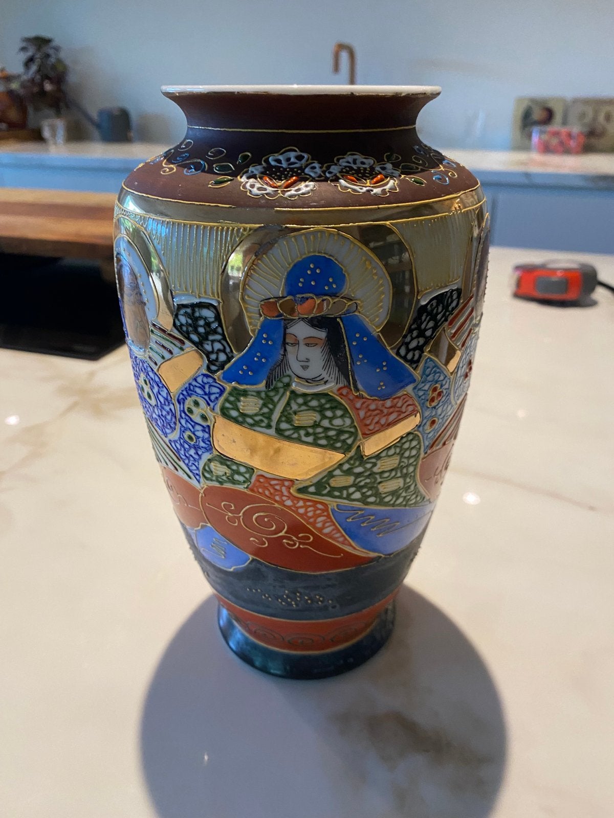 Antieke Japanse Satsuma Vaas met Gedetailleerde Afbeeldingen, Antiek en Kunst, Ophalen of Verzenden
