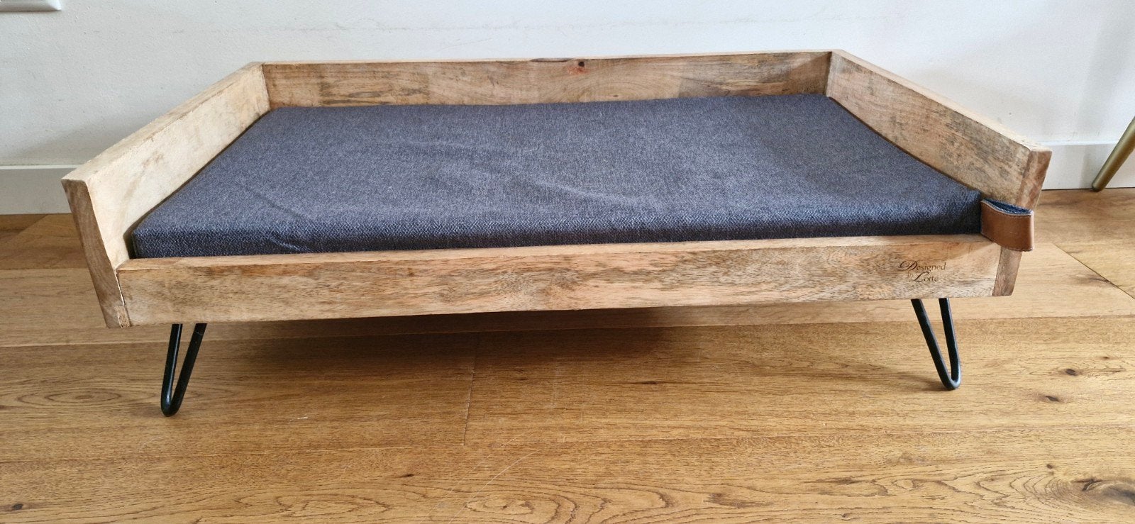 Houten hondenmand By Lotte, Dieren en Toebehoren, Ophalen, Zo goed als nieuw