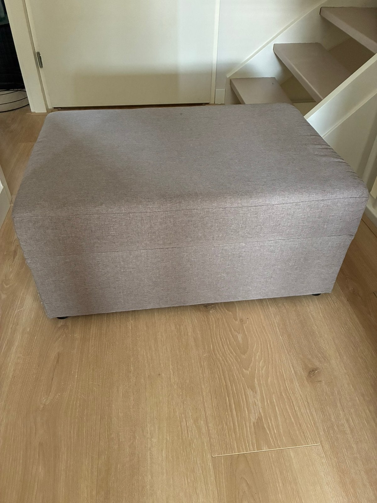 Voetenbank poef, Ophalen, Minder dan 50 cm, Zo goed als nieuw, Stof