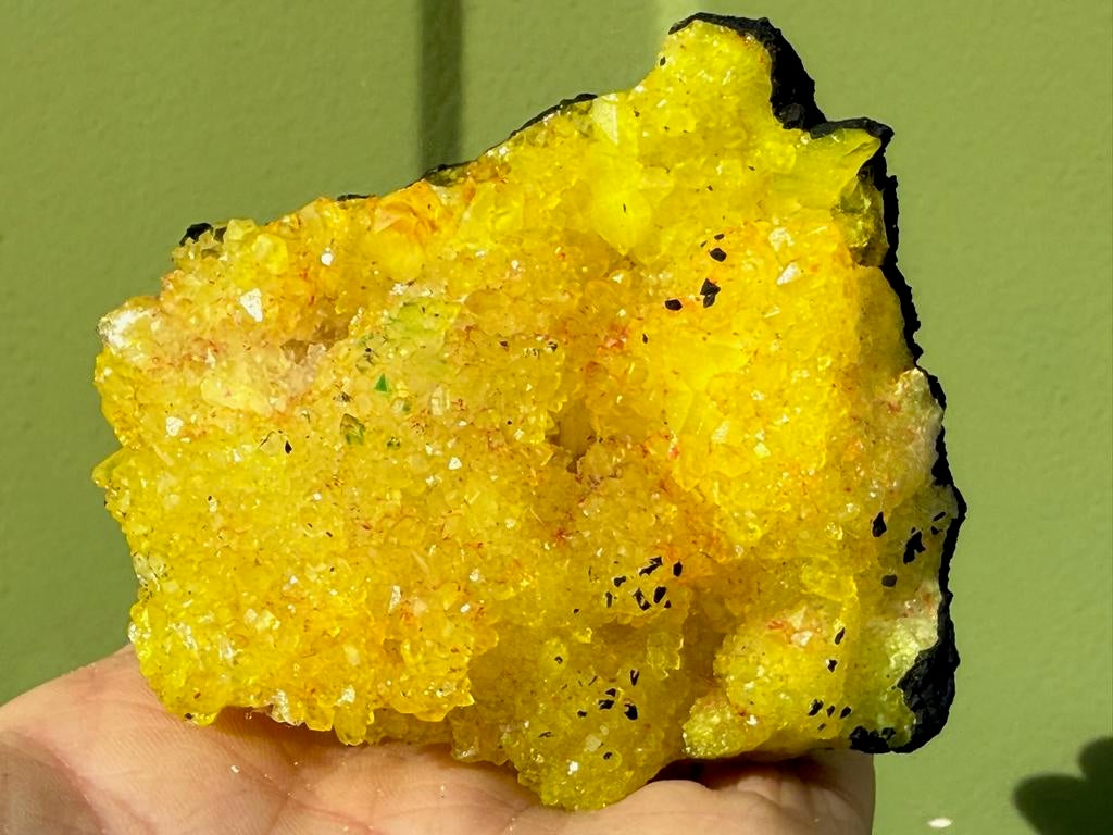 Powerboll grote geode mineralen fluorescerende UVActief, Ophalen of Verzenden, Mineraal