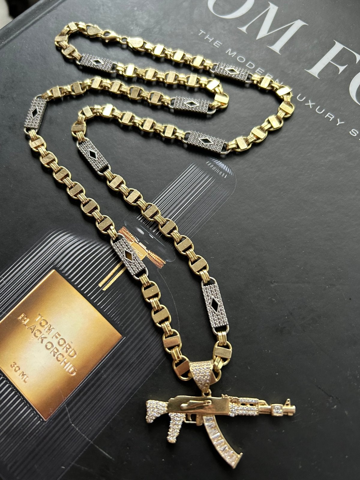 Gouden 7mm kingsley konings ketting AK47 hanger en zirkonia, Ophalen, Zo goed als nieuw, Goud, Met hanger