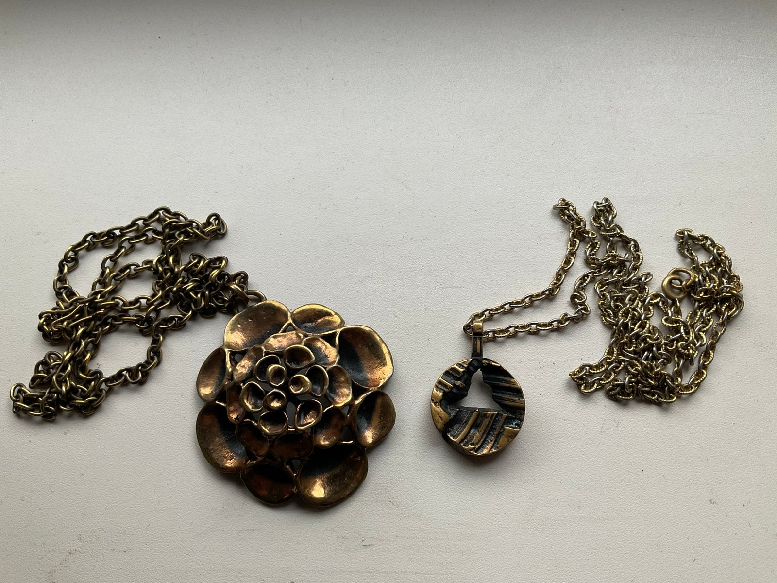 prachtige brozen hanger + ketting Hannu Ikonen raindeermoss, Overige materialen, Overige kleuren, Ophalen of Verzenden, Zo goed als nieuw