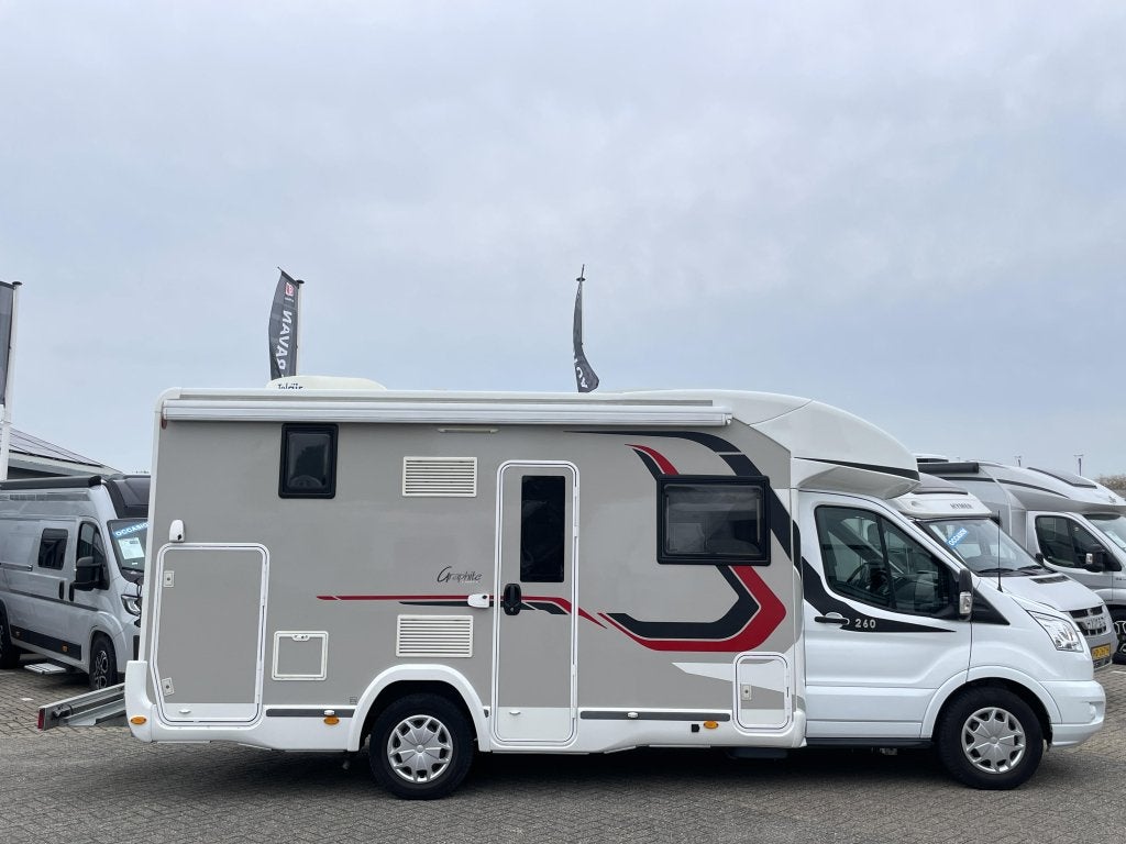 Challenger Graphite 260 LEVELSYSTEEM/AIRCO/LUCHVERING/TV, Caravans en Kamperen, Automaat, Elektrische ramen, Ford, 6 tot 7 meter