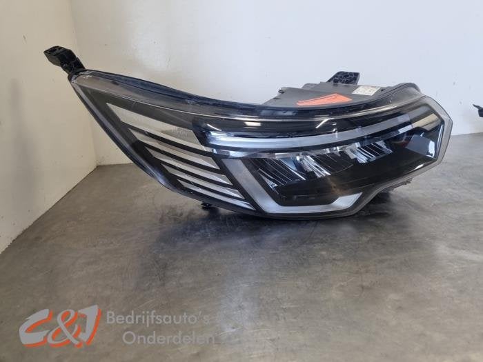 Koplamp rechts van een Renault Trafic, Gebruikt, -, Renault, -
