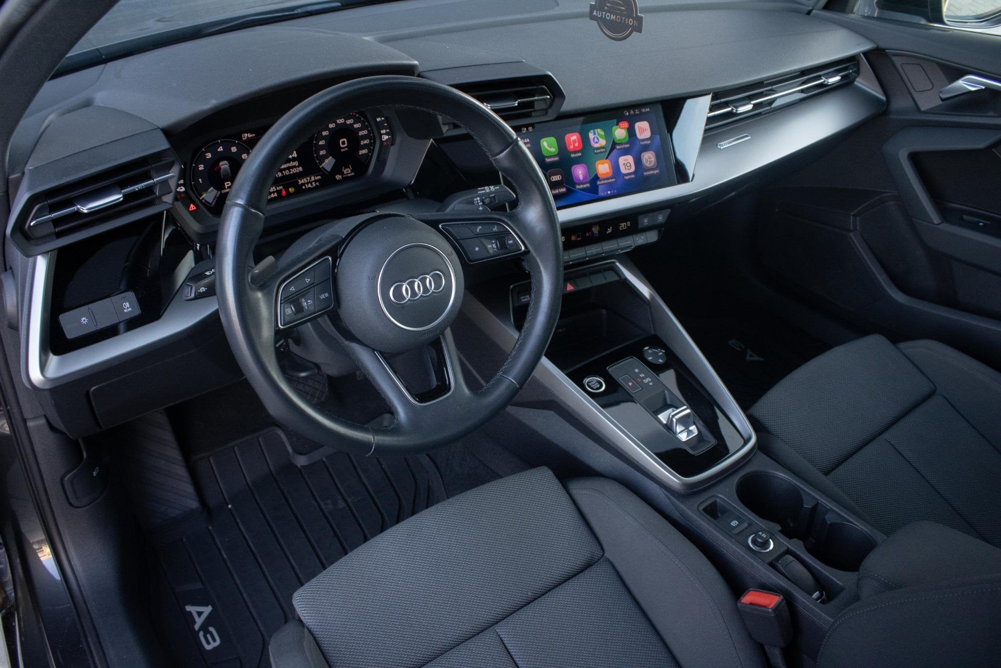 Audi A3 Sportback 40 TFSIe Edition PANO CAMERA ACC LANE ASSI, Auto's, Dealer onderhouden, Stof, Gebruikt, 4 cilinders