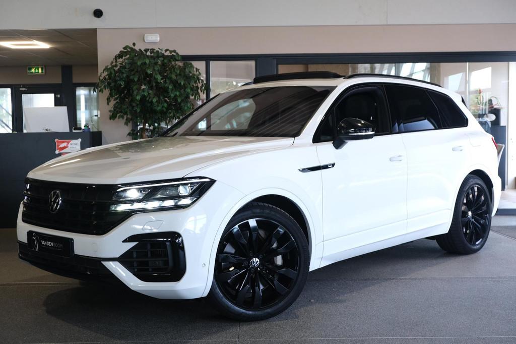Volkswagen Touareg 3.0 TSi eHybrid R 4MOTION 462PK Pano Luch, Auto's, Automaat, Gebruikt, Zwart, 2995 cc