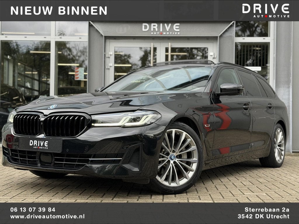 BMW 5-serie Touring 530e xDrive Bus Ed. Plus |Pano|H/K|4W St, Auto's, BMW, Bedrijf, Te koop, 5-Serie, 360° camera, 4x4, ABS, Adaptieve lichten