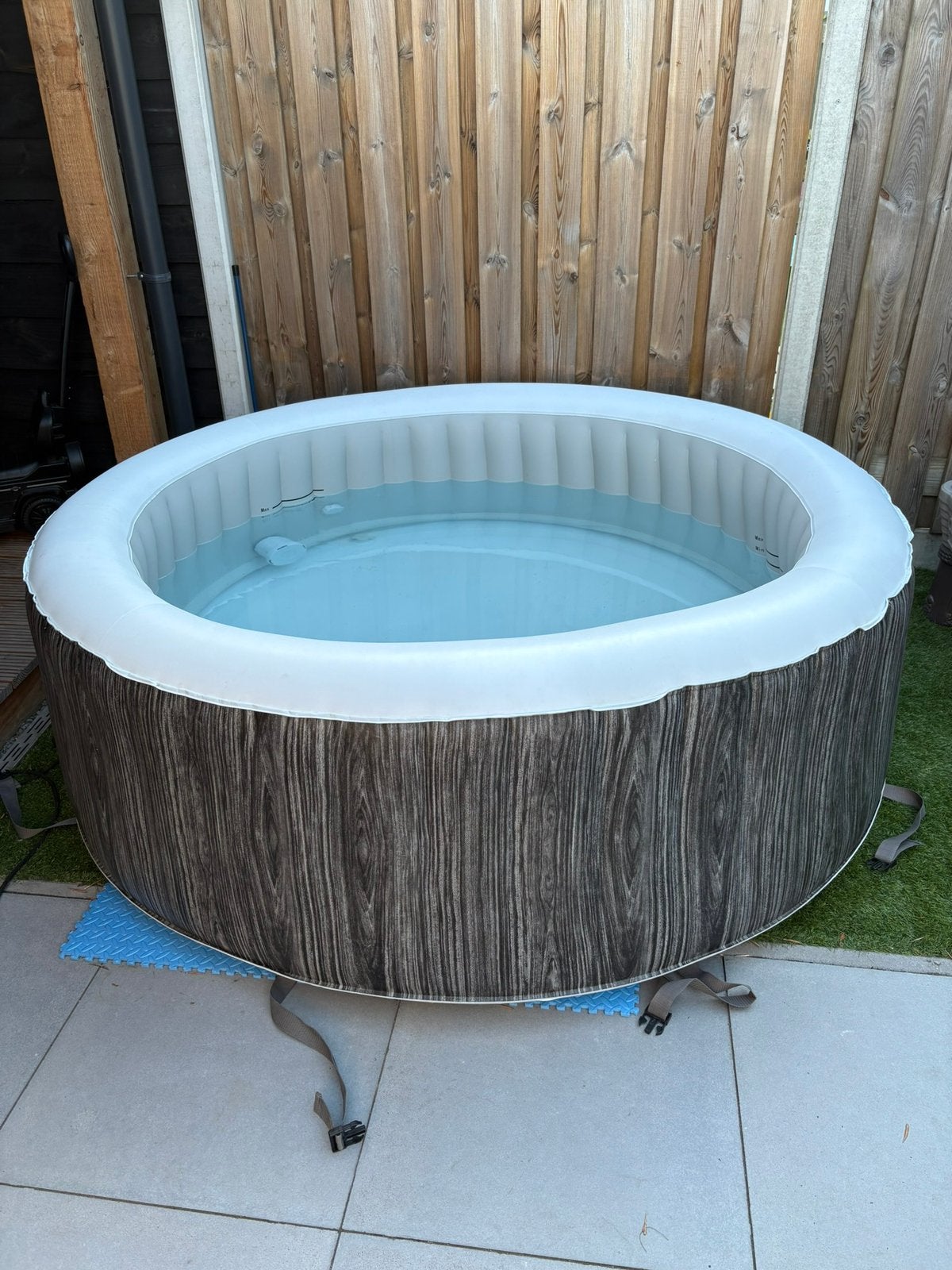 Avenli Vancouver opblaasbare jacuzzi – zo goed als nieuw, Ophalen, Zo goed als nieuw