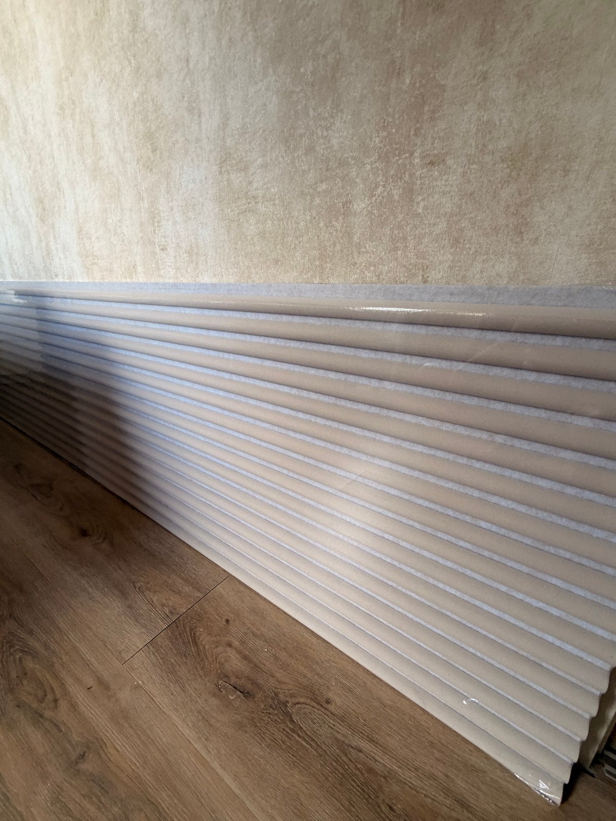 Nieuwe wand paneel beige, Nieuw, Ophalen of Verzenden, Mdf, 250 cm of meer