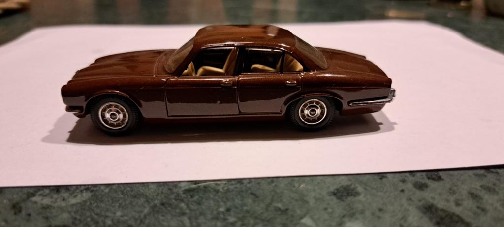Jaguar xj series 2 1:43, Ophalen of Verzenden, Auto, Solido