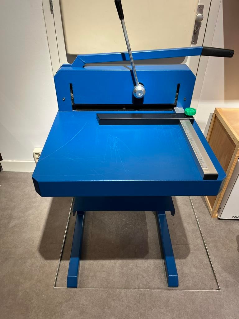 Dahle snijtafel met onderstel, Ophalen