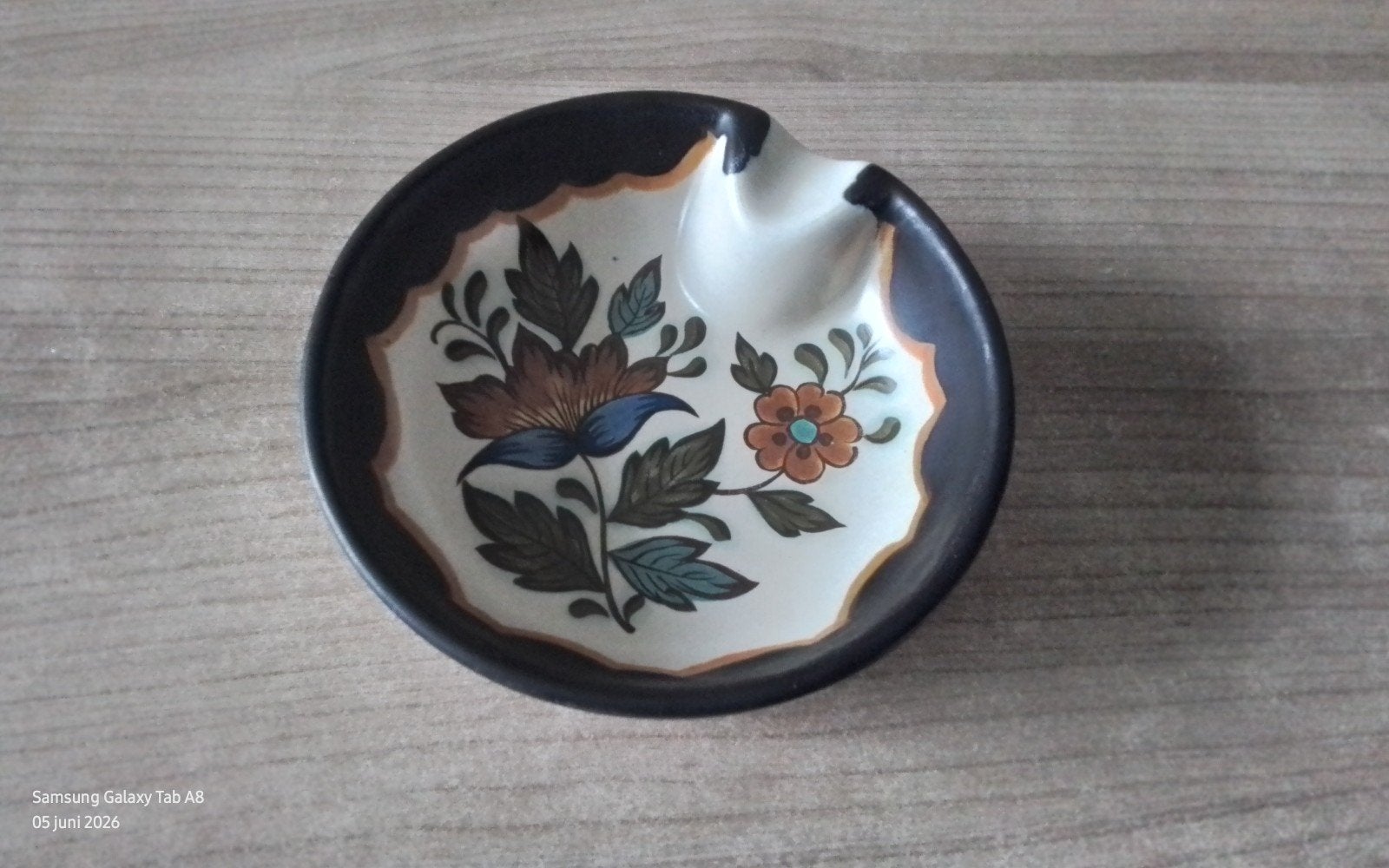 Vintage asbakje met bloemmotief,Gouda Plateel, Antiek en Kunst, Antiek | Keramiek en Aardewerk, Ophalen of Verzenden