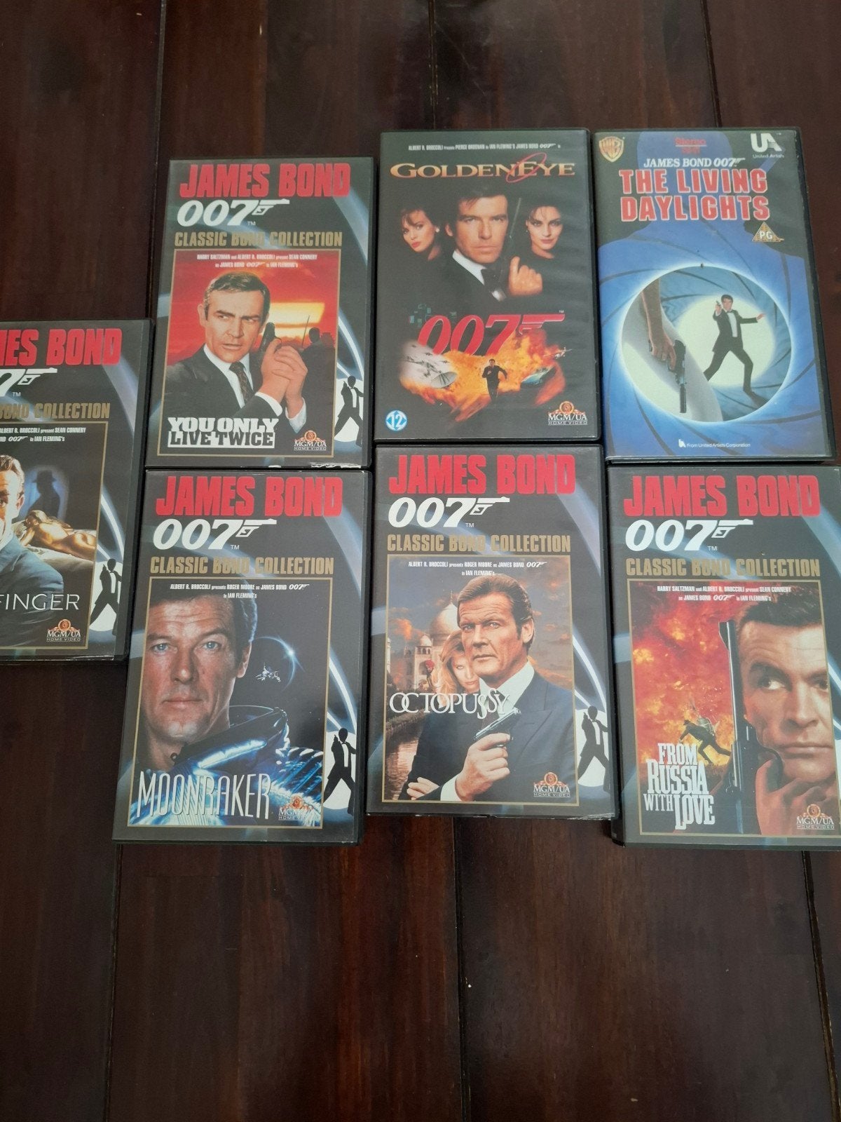Videobanden James Bond, 007, Vanaf 12 jaar, Ophalen of Verzenden, Zo goed als nieuw
