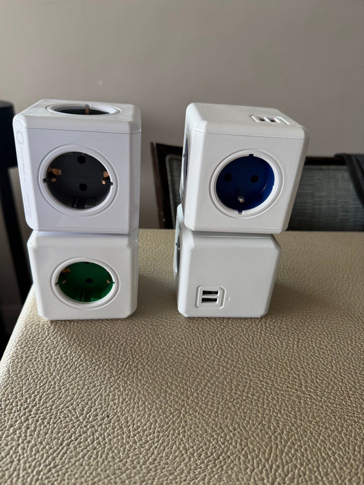 4 PowerCube stopcontacten met USB-poorten, Ophalen of Verzenden, Zo goed als nieuw