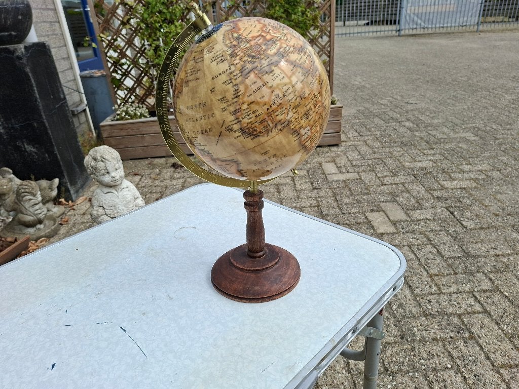 wereldbol met messing en eiken voet, Huis en Inrichting, Ophalen of Verzenden, Zo goed als nieuw