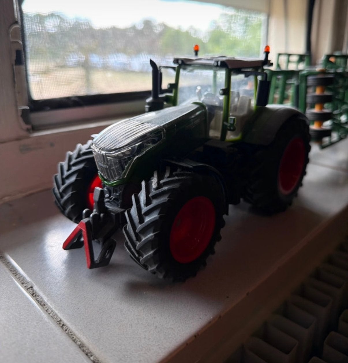 Fendt 1050 Vario met zaaimachine - Schaalmodel Siku, Nieuw, Ophalen, Overige merken, Groter dan 1:32